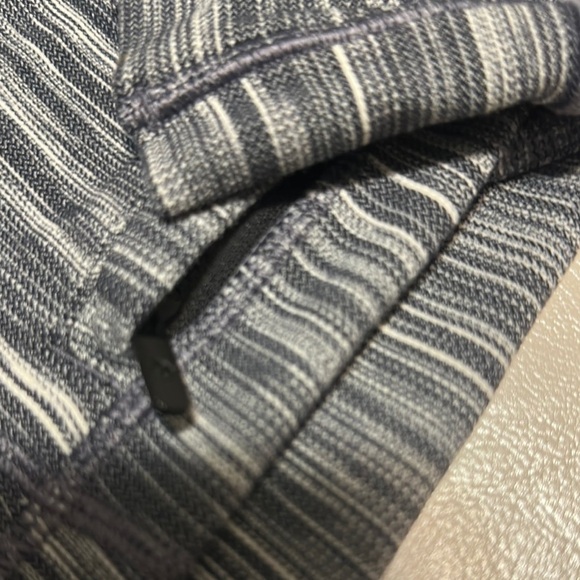 Lululemon Athletica Gray Fitted Crop Hoodie - Picture 3 of 11